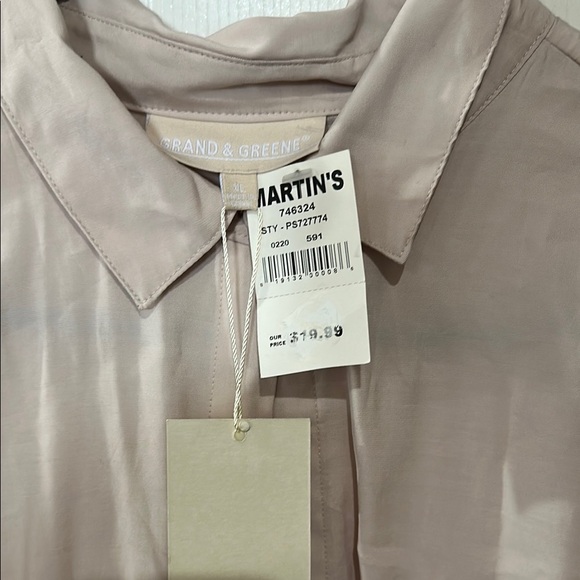 Button-Up Blouse with Ruffle Sleeves - Picture 2 of 3